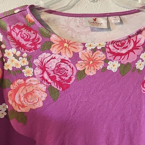 Quacker Factory 3/4 Sleeve T-Shirt with Floral Roses Bling Purple Medium - Picture 2 of 5